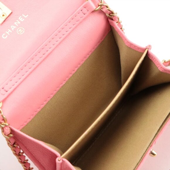 Chanel Pink Quilted Lambskin Pearl Crush Clutch W/ Chain - Picture 4 of 6
